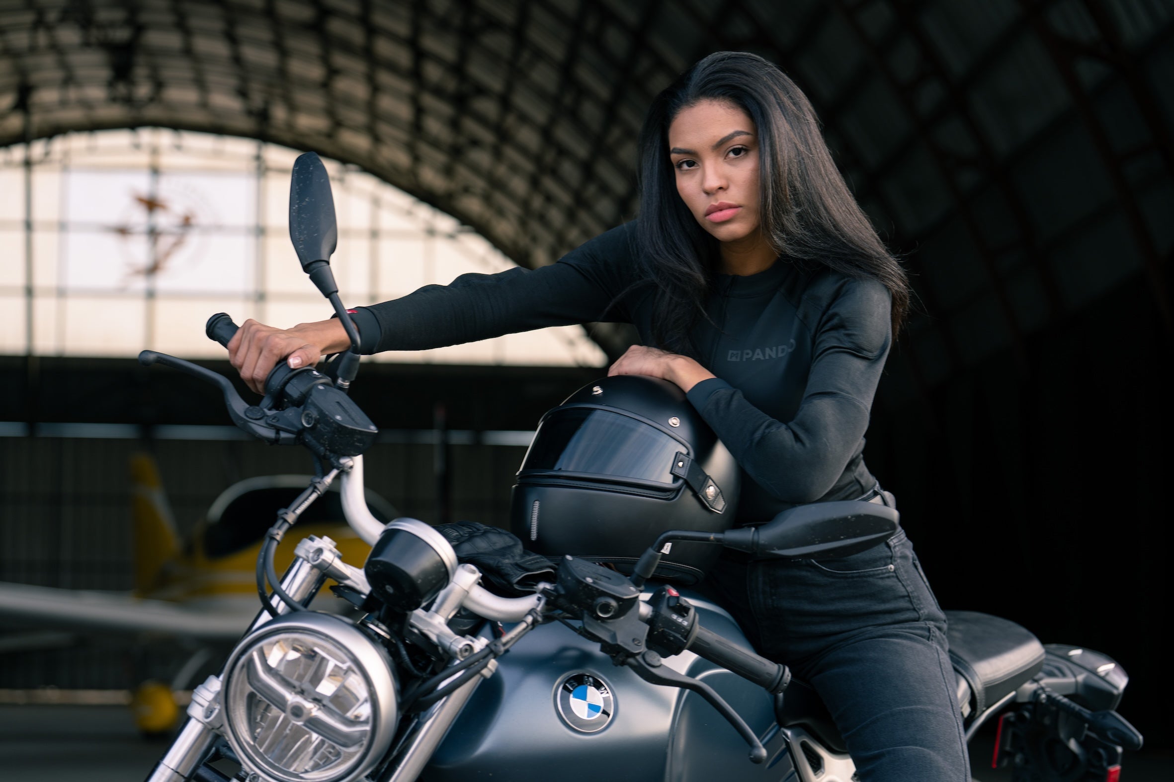 SHELL WW BLACK 02 – Pansrede Motorcykel Baselayer / Body til kvinder