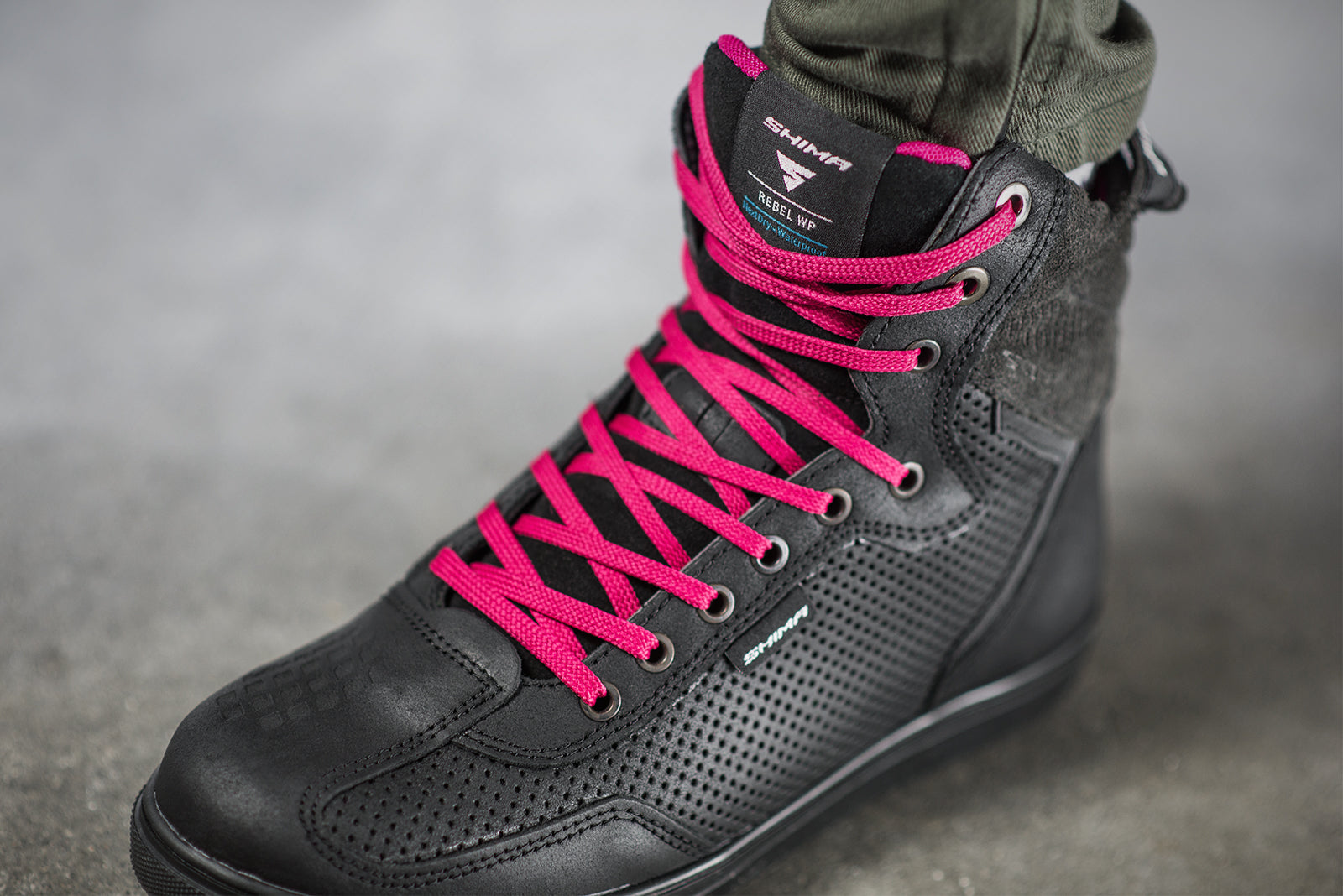 Rebel waterproof motorcycle sneaker with pink laces from Shima 